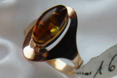 "Exquisite 14K Rose Gold Ring with Vintage Amber Stone" vrab007