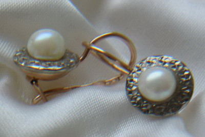 Élégantes boucles d'oreilles vintage en perle et or rose 14 carats. vepr005