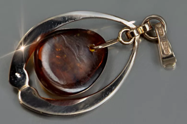 "Vintage-inspired 14K Rose Gold Pendant with Amber Detailing" vpab003