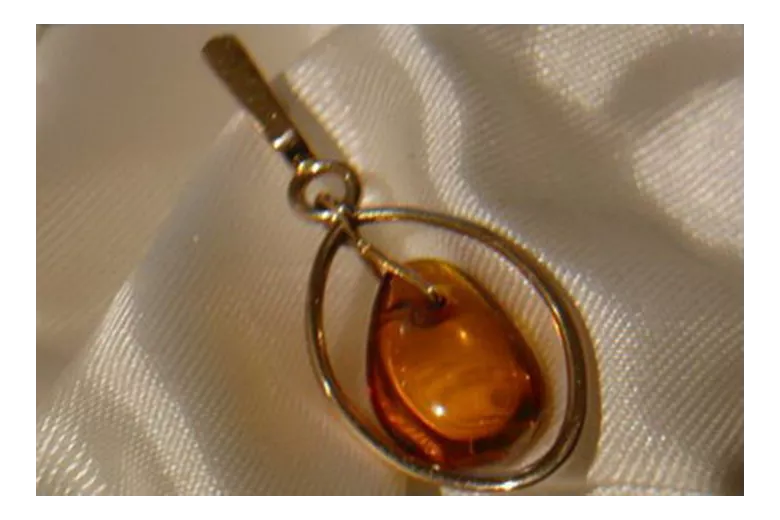 "Pièce Unique: Pendentif Ambre avec Or Rose 14 Carats Vintage" vpab006