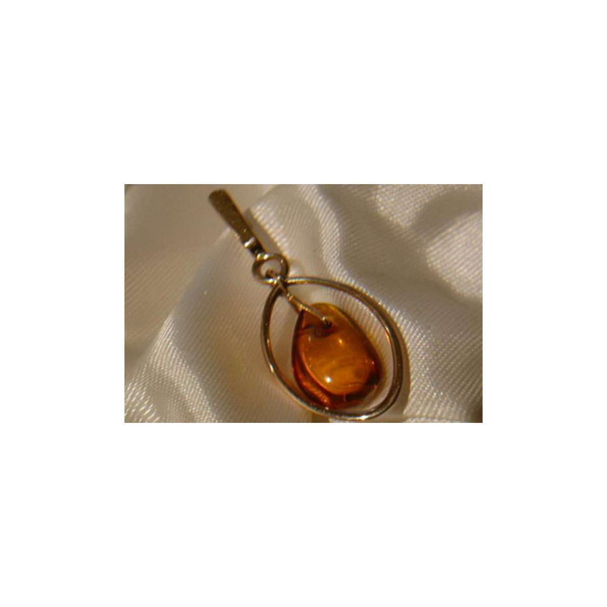 "Classic 14K Rose Gold Pendant with Authentic Amber" vpab006