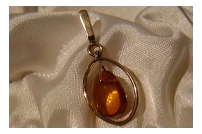 "Classic 14K Rose Gold Pendant with Authentic Amber" vpab006