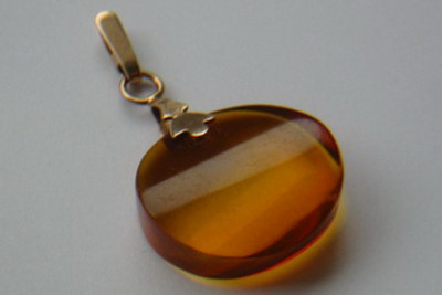 "Timeless Original Vintage Amber Pendant in 14K Rose Gold" vpab009