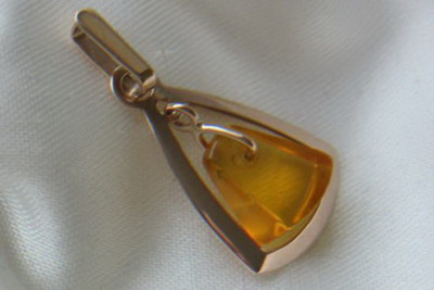 "Original Vintage Amber Pendant in 14K Rose Gold Finish" vpab010