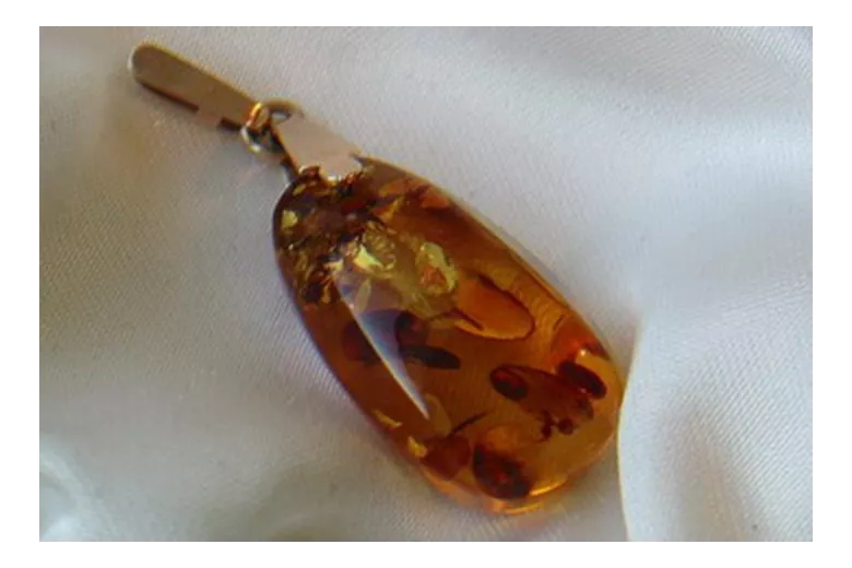 "Bijou Unique: Pendentif Vintage en Or Rose 14 Carats et Ambre" vpab011