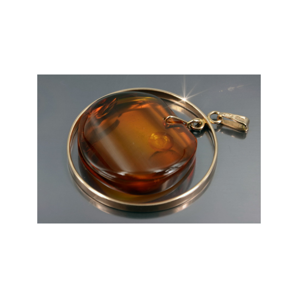 Pendentif rose russe en or soviétique ambre