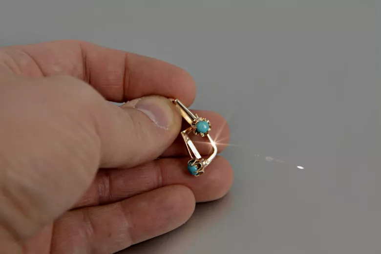 "Exquisitos Pendientes de Turquesa y Oro Rosa Antiguo de 14k" vetq200