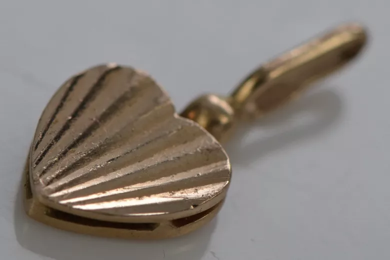 "Elegante Colgante de Corazón Vintage en Oro Rosa Antiguo 14k Sin Piedras" vpn070