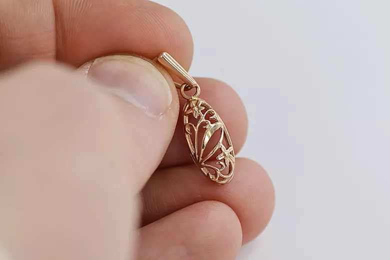 "Authentic Vintage 14K Rose Gold Leaf Pendant without Stones" vpn083