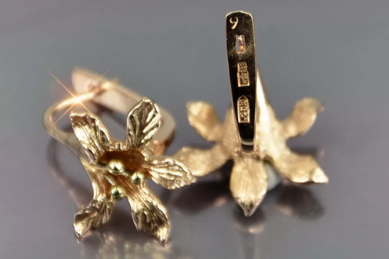 "Aretes Vintage de 14k en Oro Rosa Antiguo con Diseño Floral Sin Piedras" ven222