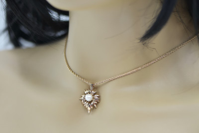 Rosa rusa Colgante de perlas de oro soviético