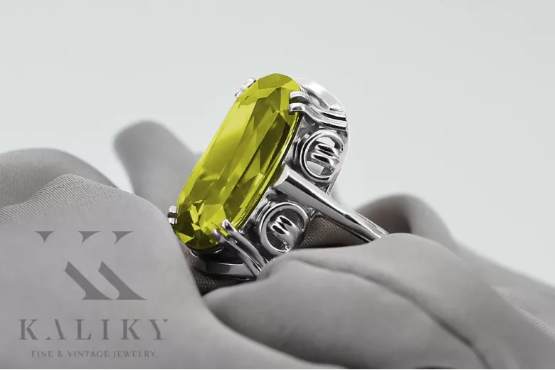 Srebrny pierścionek Rosyjski 925 z Peridotem vrc038s Vintage