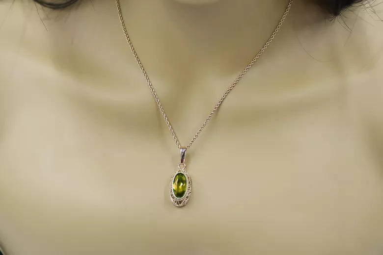 Colgante Único de Peridoto y Oro Rosa de 14k estilo Antiguo. vpc014