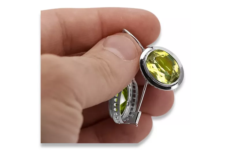 Russische Vintage-Ohrringe aus 925er Silber mit Peridot vec114s